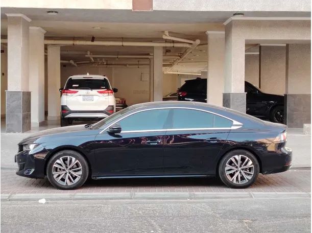 Car image 8