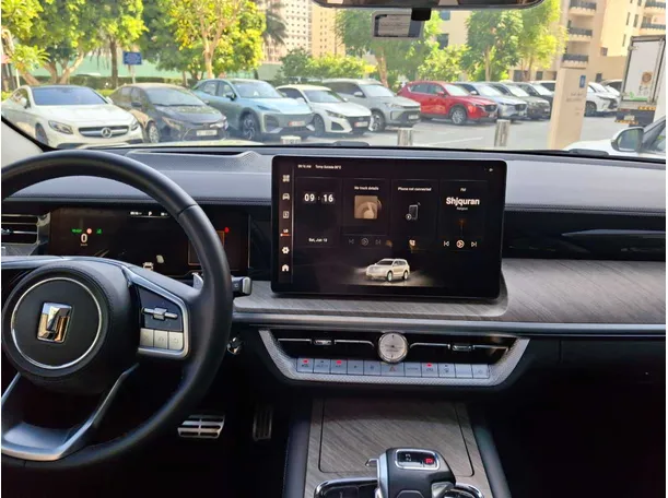 Car image 16