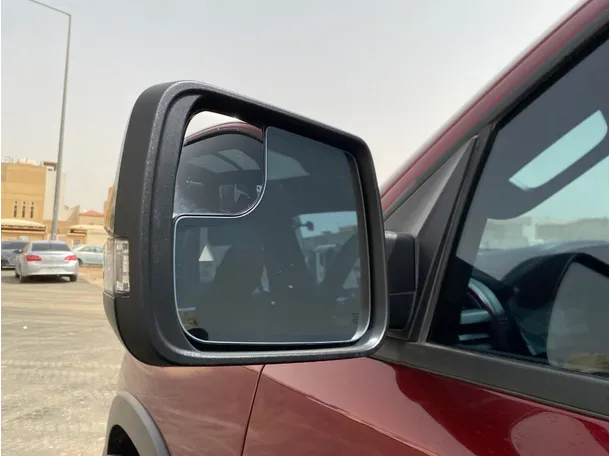 Car image 24