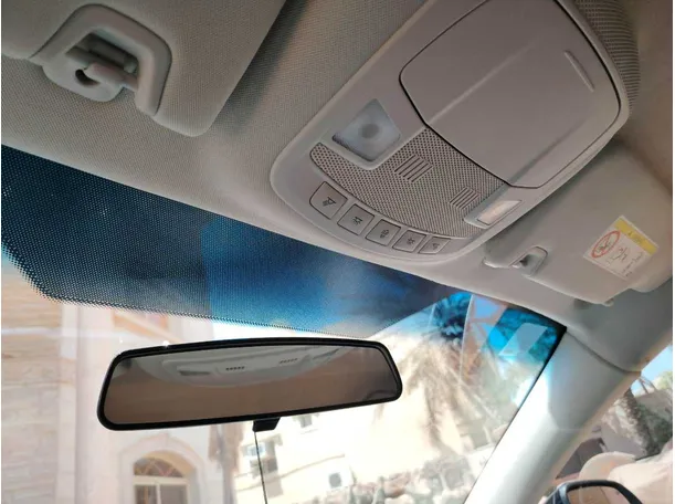 Car image 38