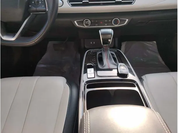 Car image 23