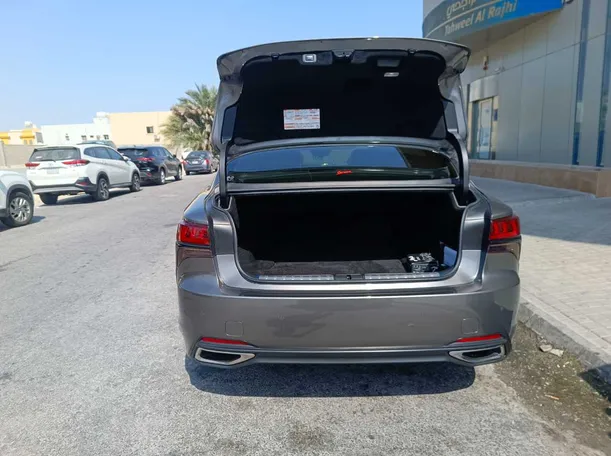 Car image 35