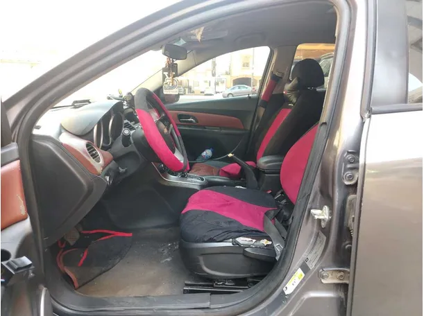 Car image 13