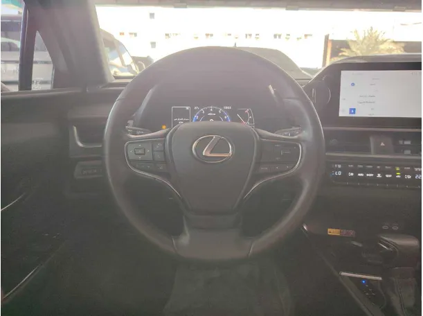 Car image 26
