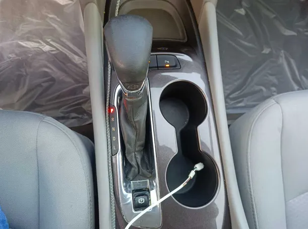 Car image 18