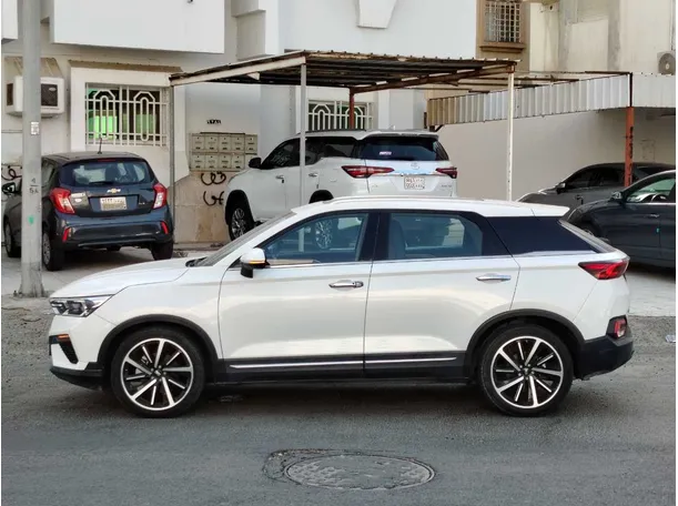 Car image 8