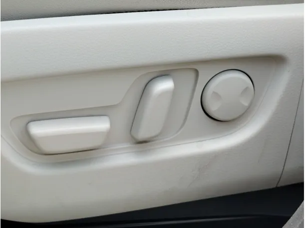 Car image 33