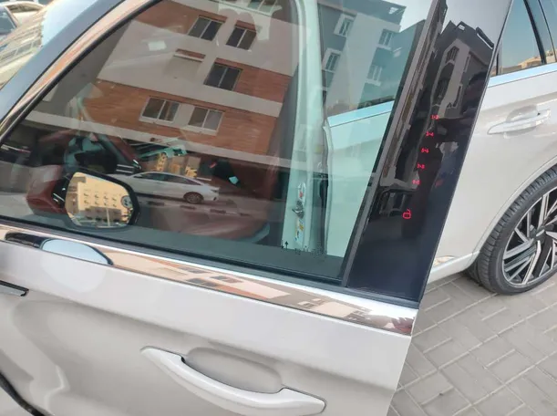 Car image 39