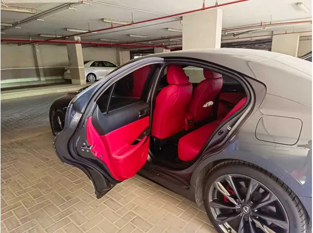 Car image 14