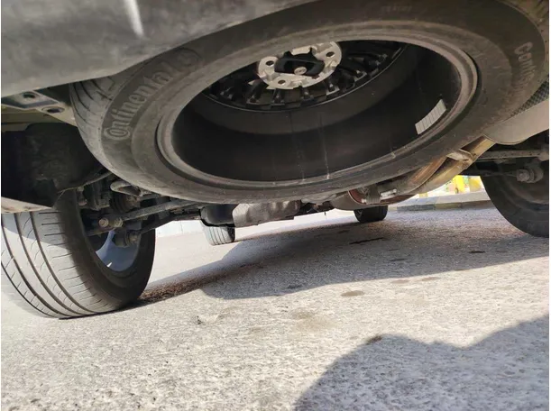 Car image 21