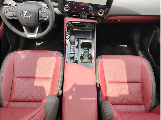 Car image 19