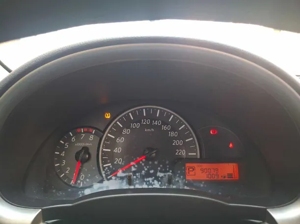 Car image 19