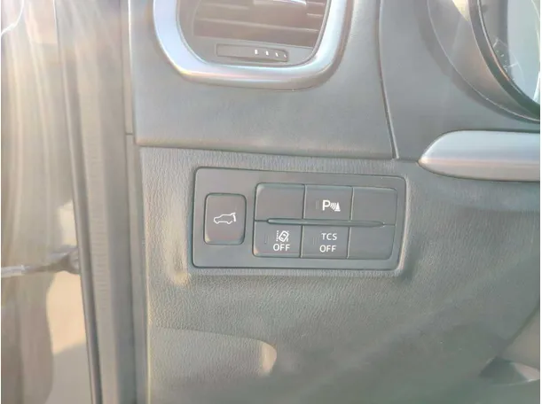 Car image 32