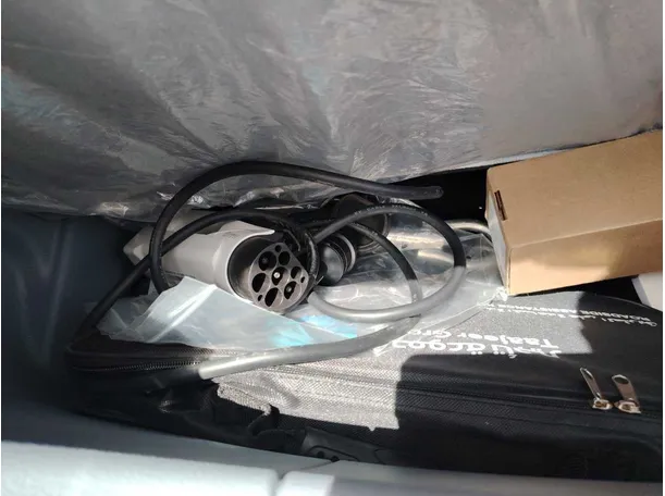 Car image 22