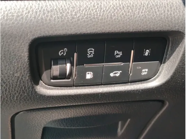 Car image 29