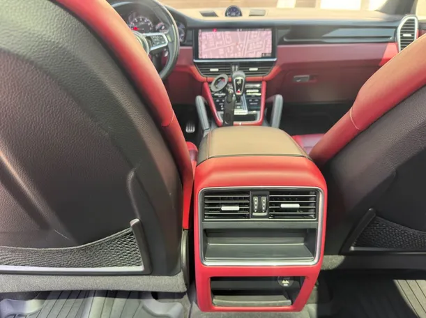 Car image 20