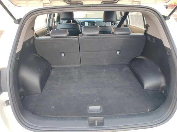 Car image 26