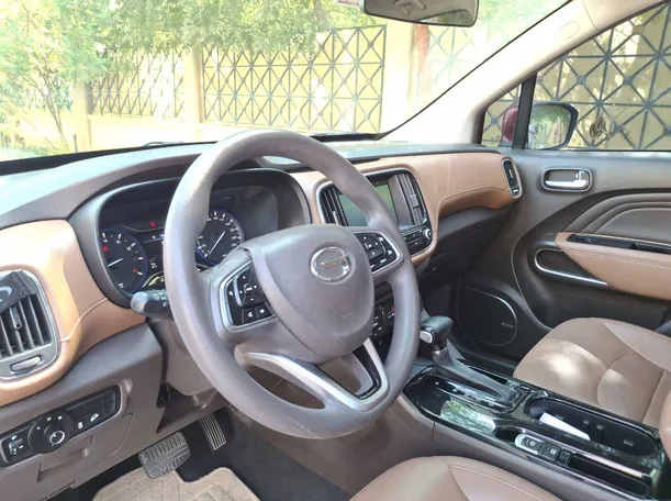 Car image 7