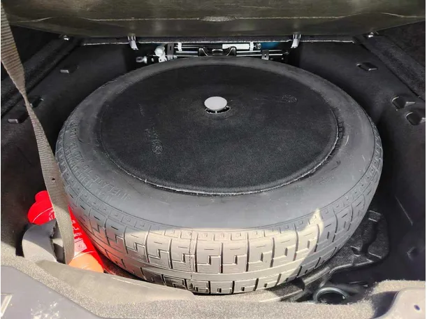 Car image 33