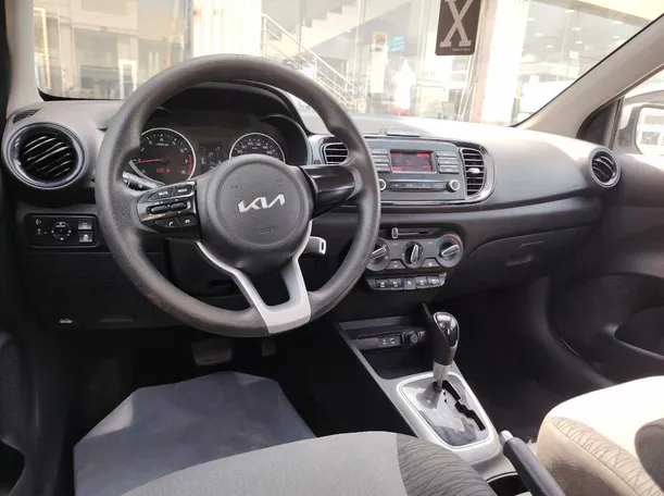 Car image 26