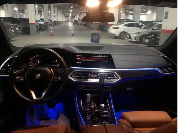 Car image 16
