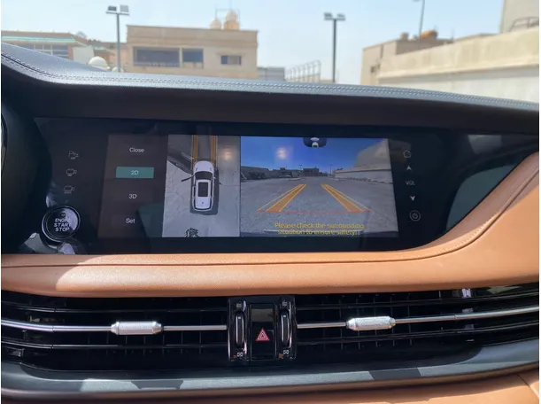 Car image 19