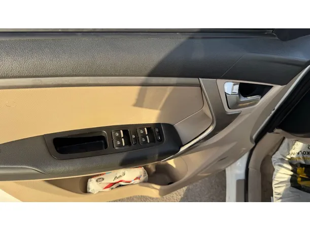Car image 25