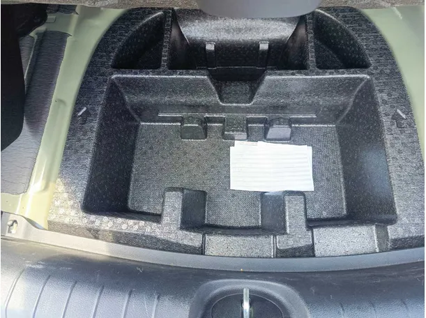 Car image 34
