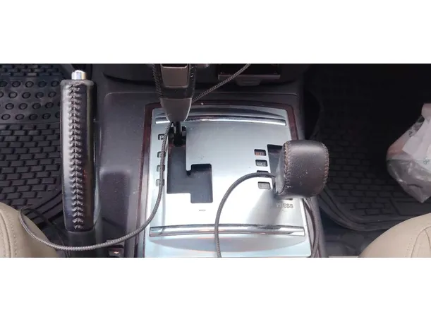 Car image 16