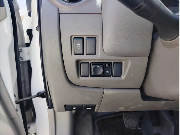 Car image 27