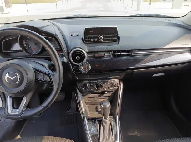 Car image 15