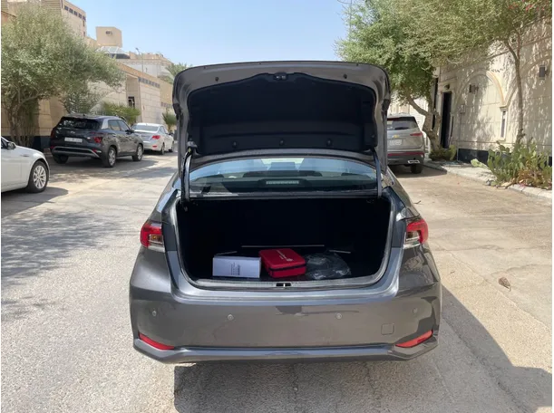 Car image 21