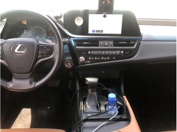 Car image 18