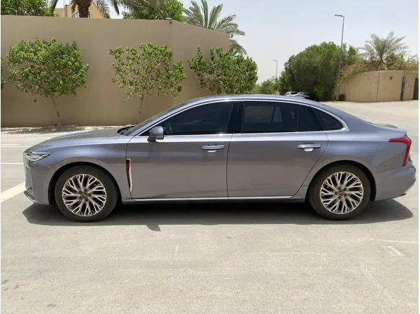 Car image 8