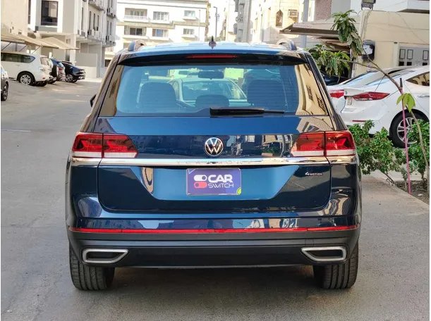 Car image 6