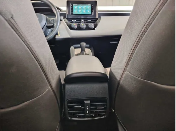 Car image 26
