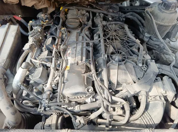 Car image 40