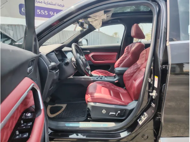 Car image 13