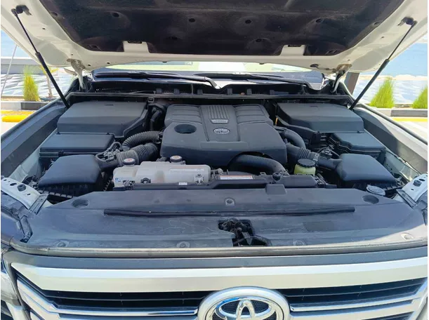 Car image 31