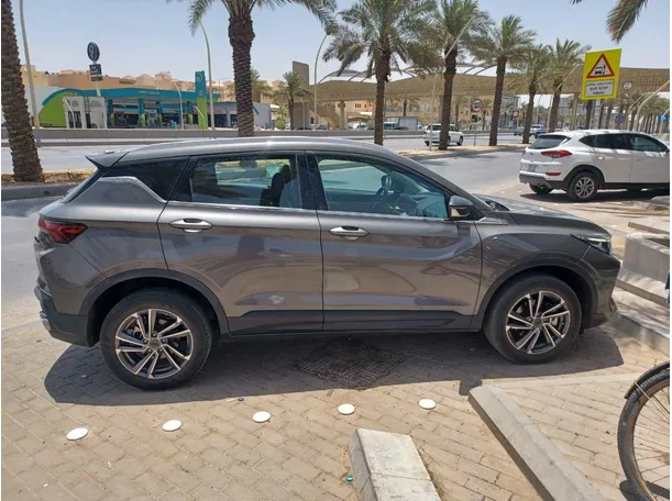 Car image 4