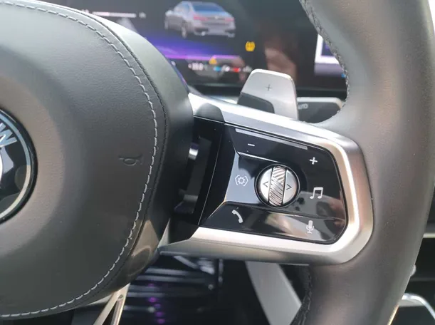 Car image 25