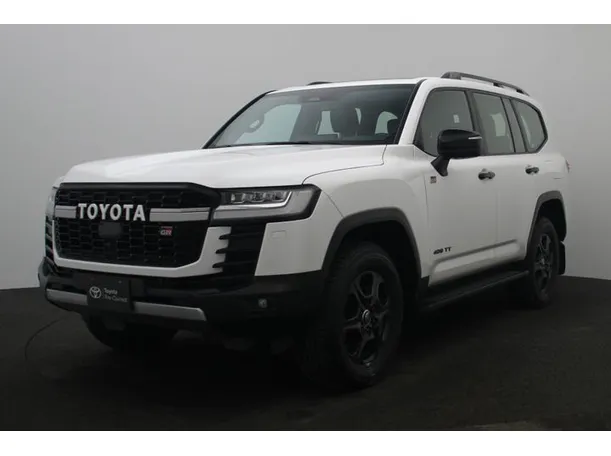 2025 تويوتا لاندكروزر في دبي