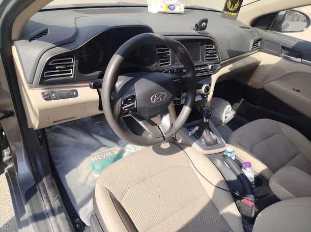 Car image 12