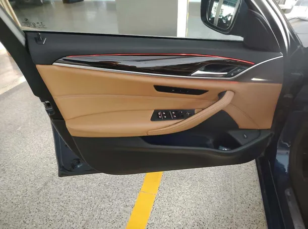 Car image 45