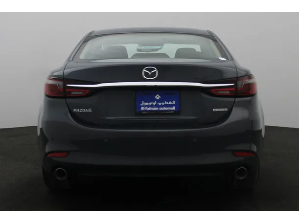 Car image 12