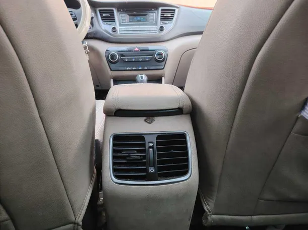 Car image 28