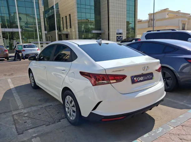Car image 7
