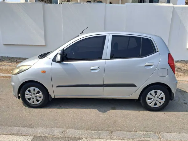 Car image 4
