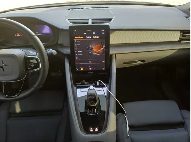 Car image 15