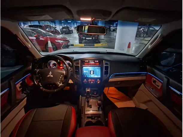 Car image 16